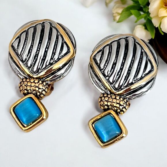 Vintage Earrings Antique Silver Tone Gold Tone Blue Moonglow Clip On  6G - Picture 1 of 4